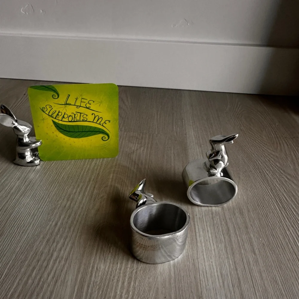 RARE! Crate&Barrel Silver Bunny Napkin Rings and Place Card Holder EASTER 🐣 🌸🐇